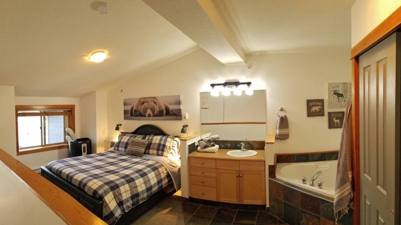 Downtown Loft, Mountain Views, Fireplace, Couple'S Retreat, Walker'S Paradise Canmore Eksteriør bilde